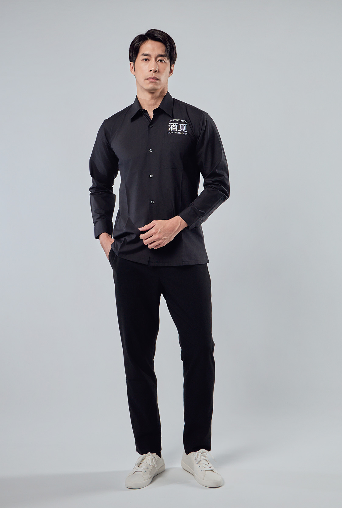 標準剪裁長袖襯衫正面展示