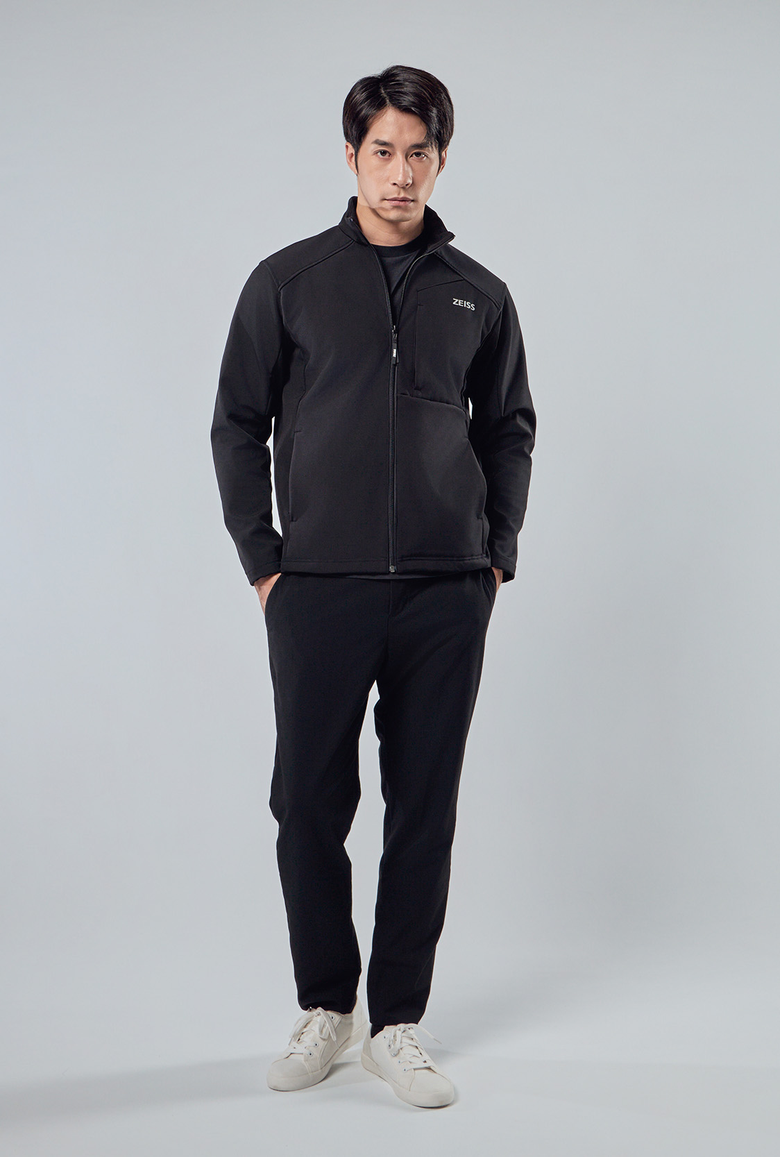 企業外套版型與口袋結構細節展示