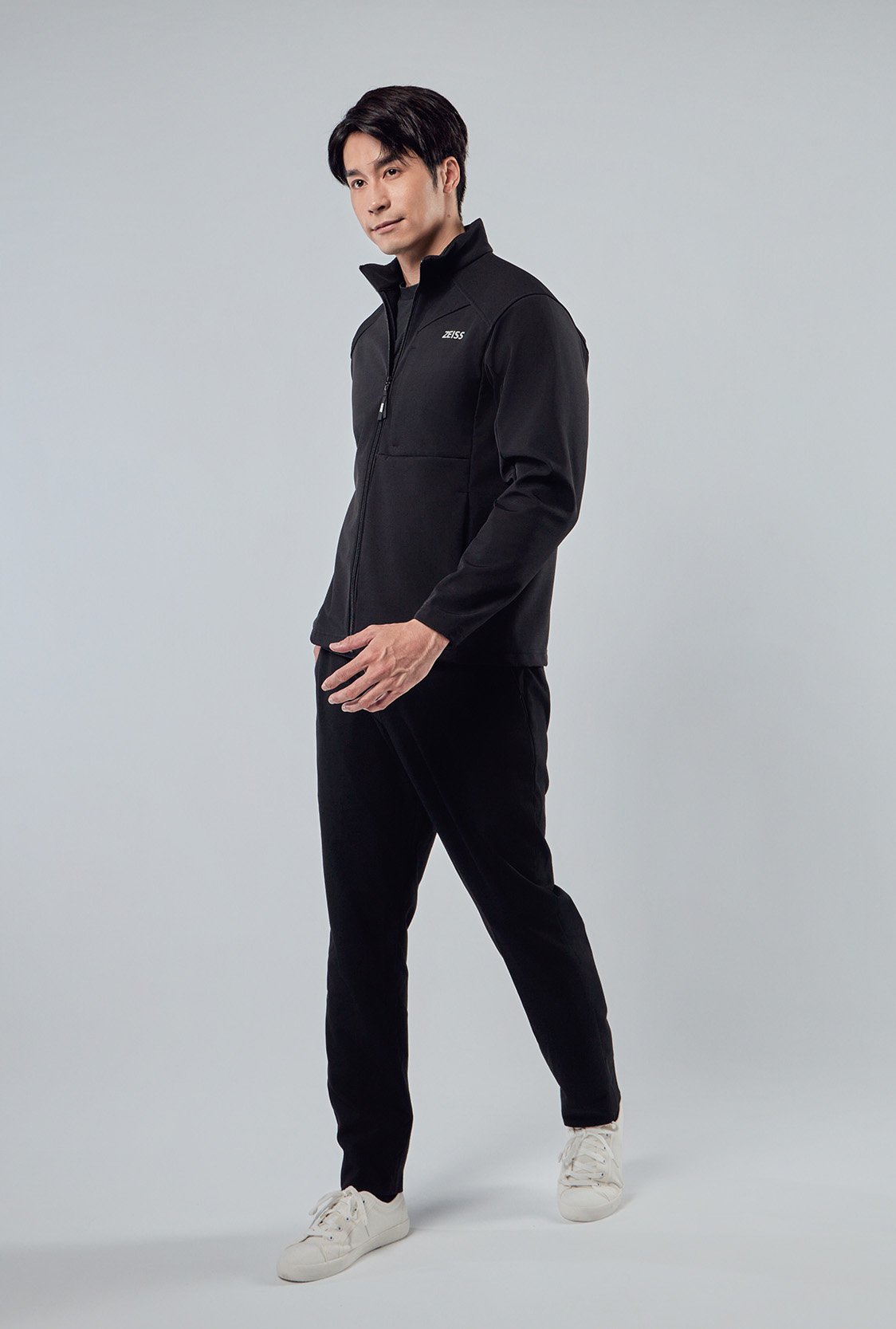 台灣製三層貼合企業外套背面與側面展示