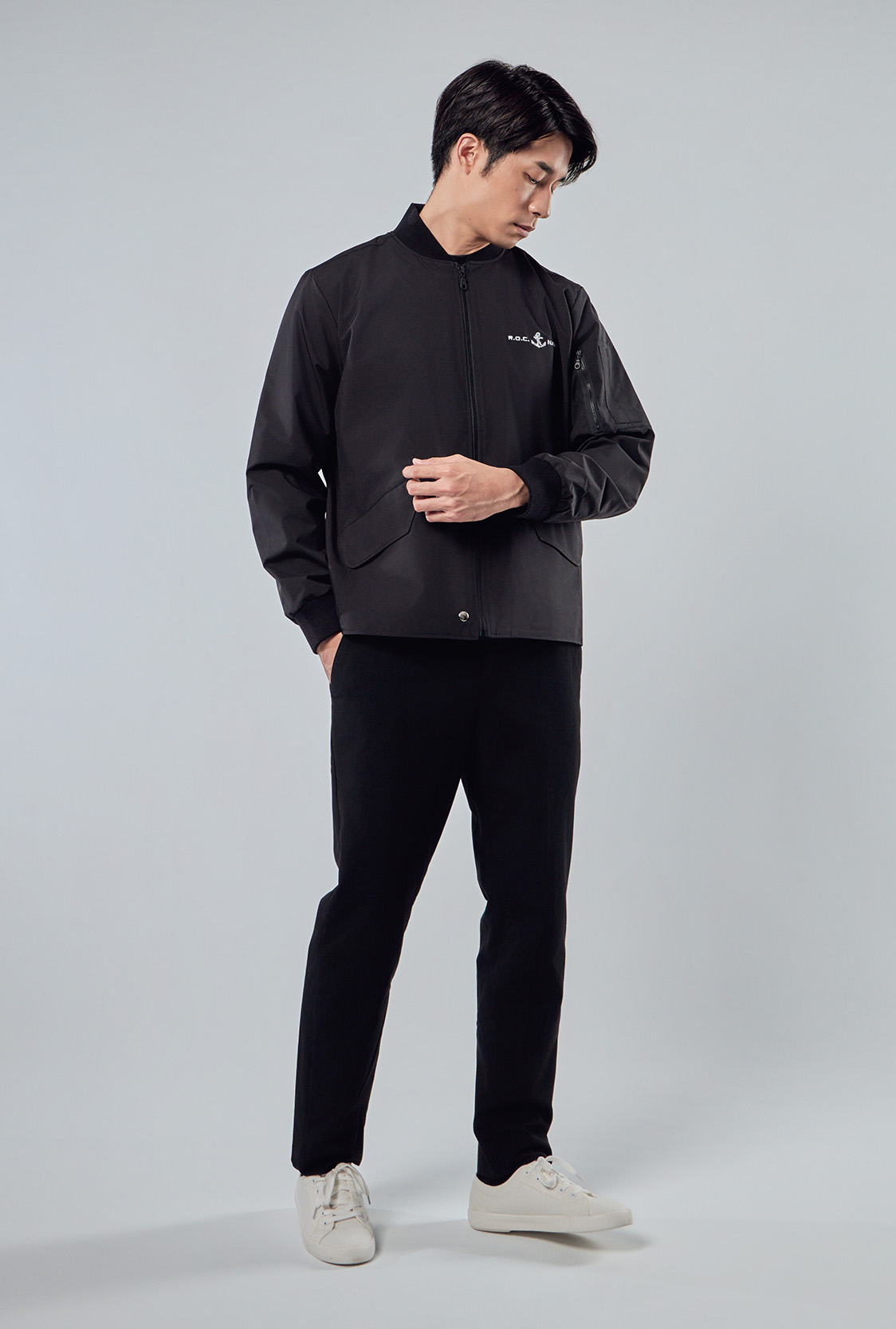 飛行夾克袖部結構與實用設計展示