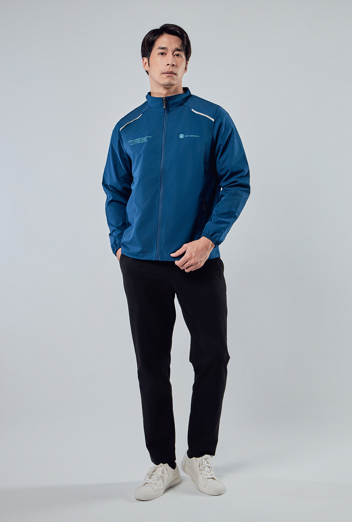 雙層貼合防潑水企業外套正面與防水細節設計