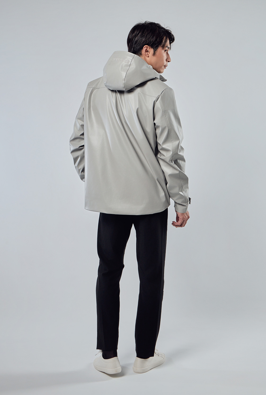高防水企業外套背面與剪裁細節