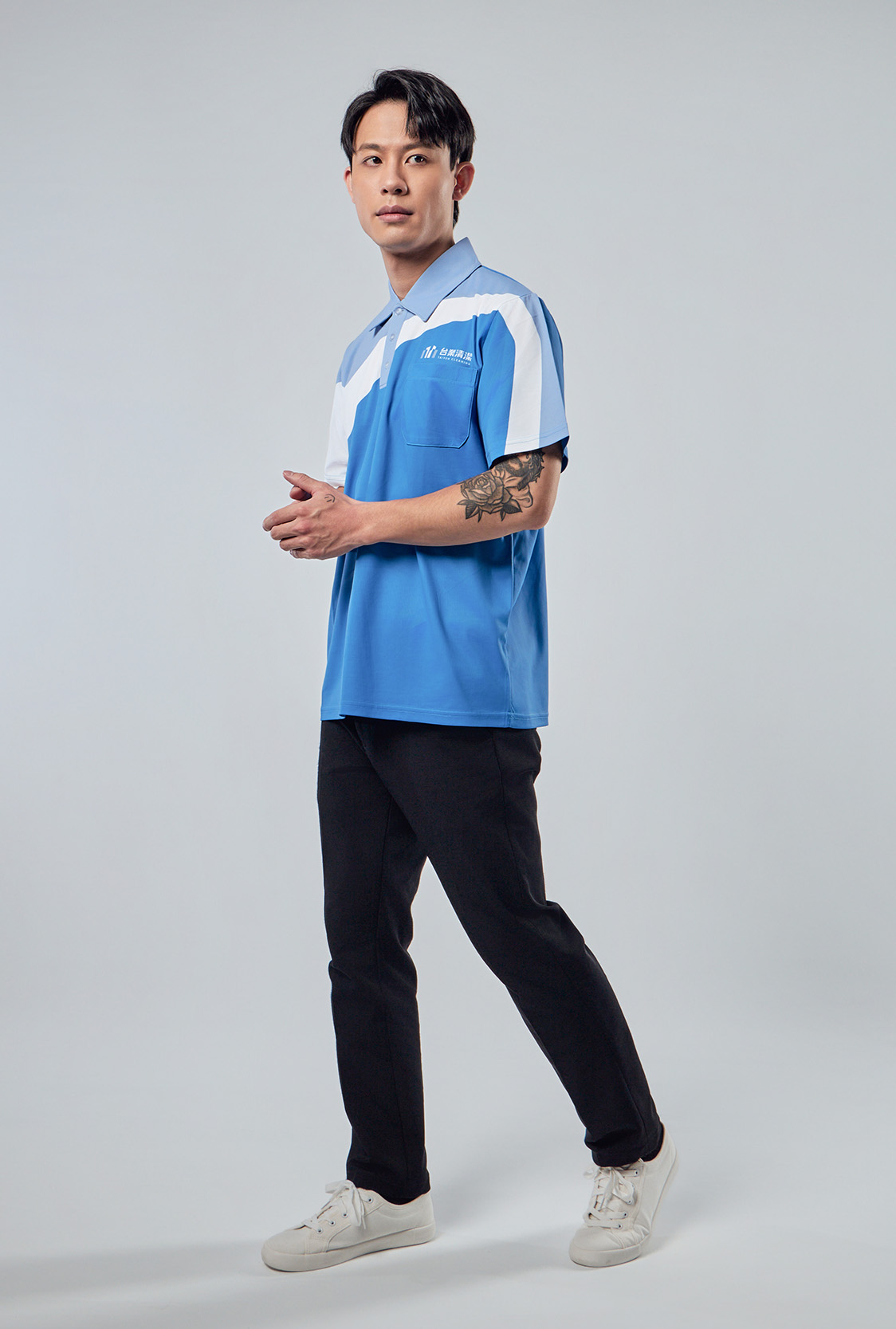 再生聚酯POLO衫布料細節，透氣快乾適合長時間穿著