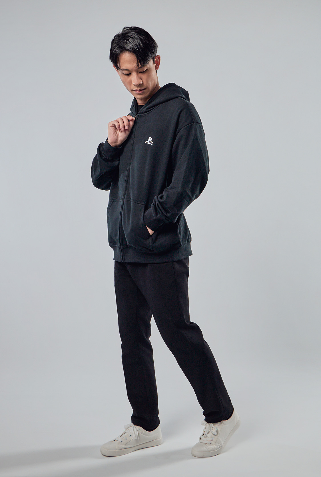 袖口與下擺束口設計細節