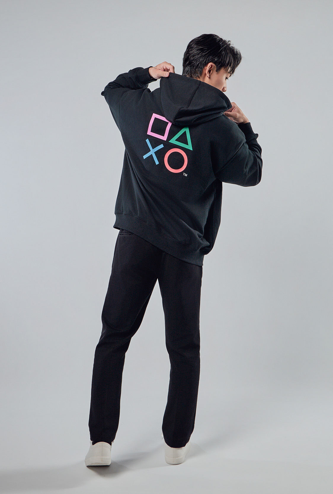 無刷毛連帽外套整體穿著視覺