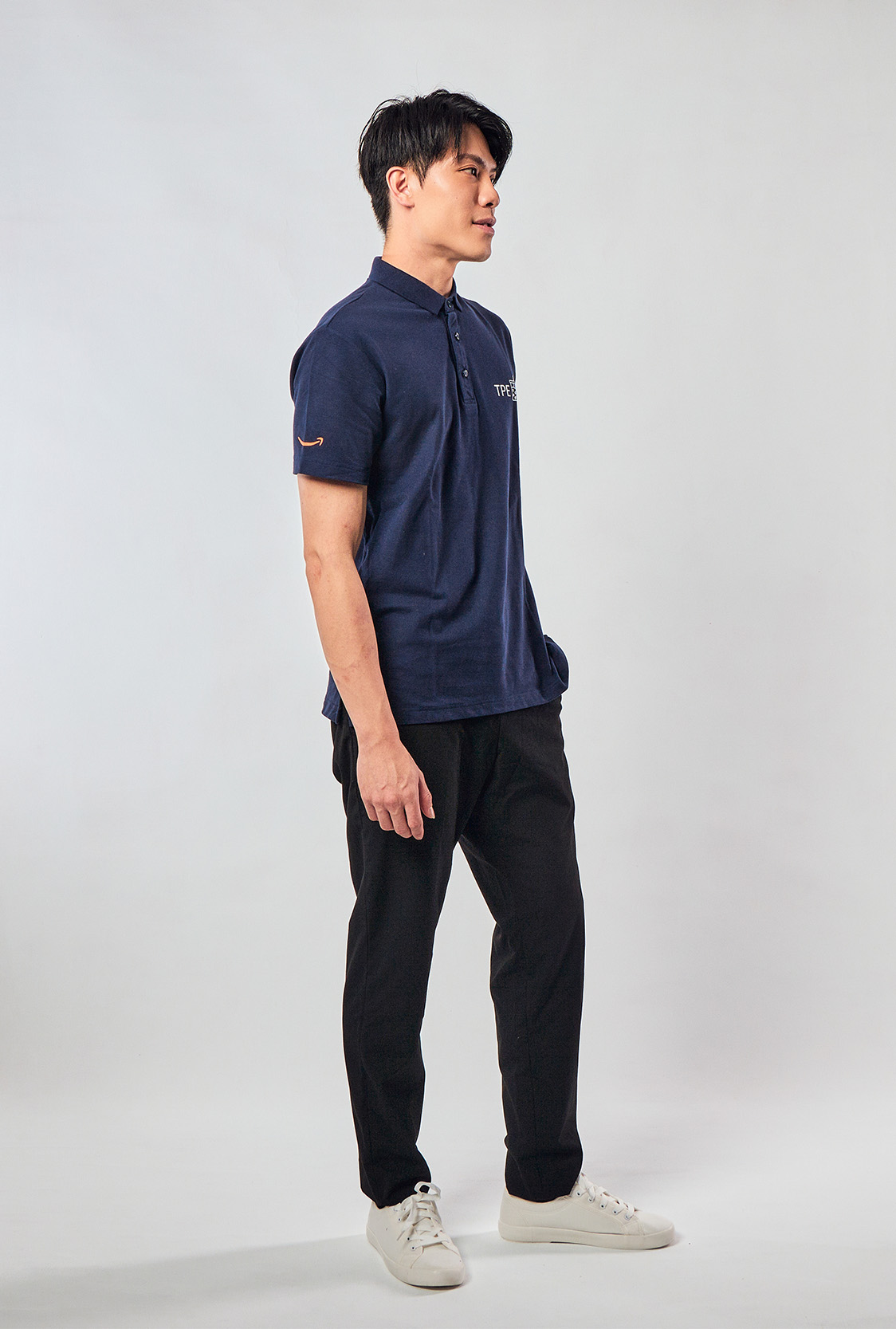 POLO 衫電繡企業 LOGO 細節｜TAITAN 客製制服