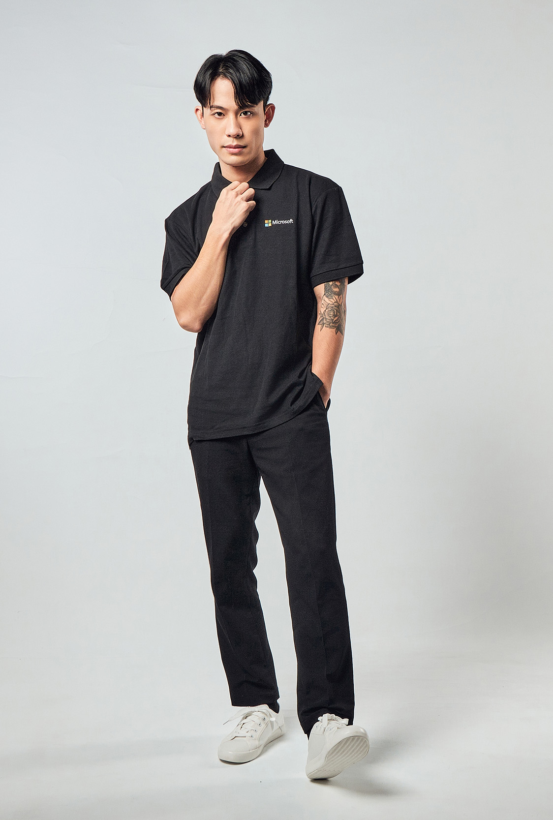 企業制服 Polo 衫前視圖｜黑色混紡網眼 Polo 穿搭實拍